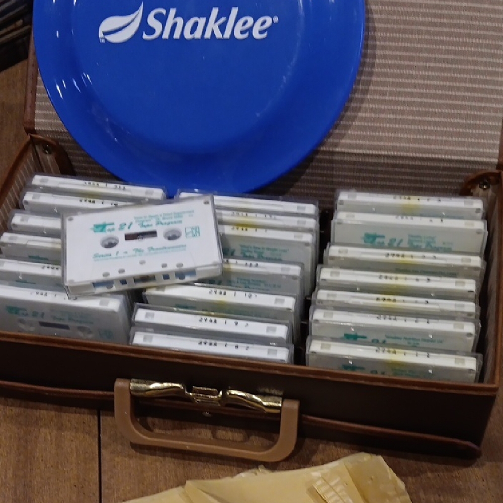 Shaklee Blue Frisbee and Cassette Set - Picture 4 of 4